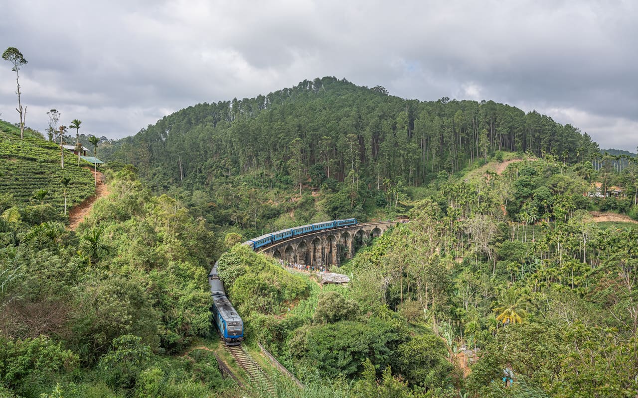 The Nine Arch Bridge near Ella, Sri Lanka - private driver and tour operator